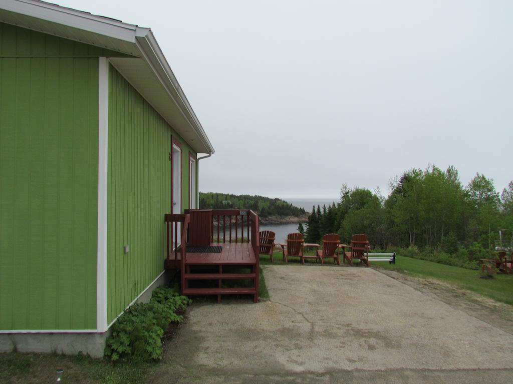 Les Chalets Au Bord De La Mer Лез-Ескумен Номер фото